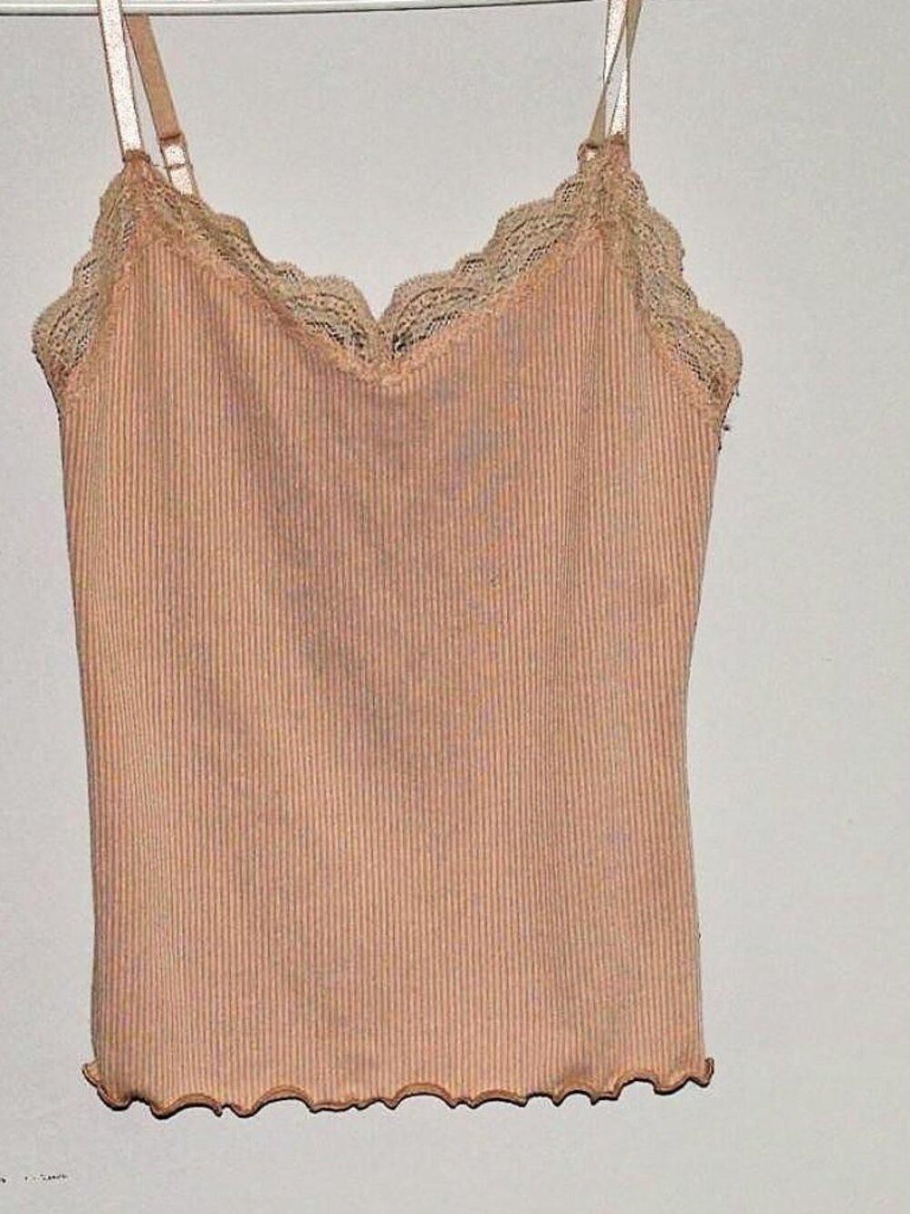 ✨ Forever 21 nude #cami with #lace and ribbing